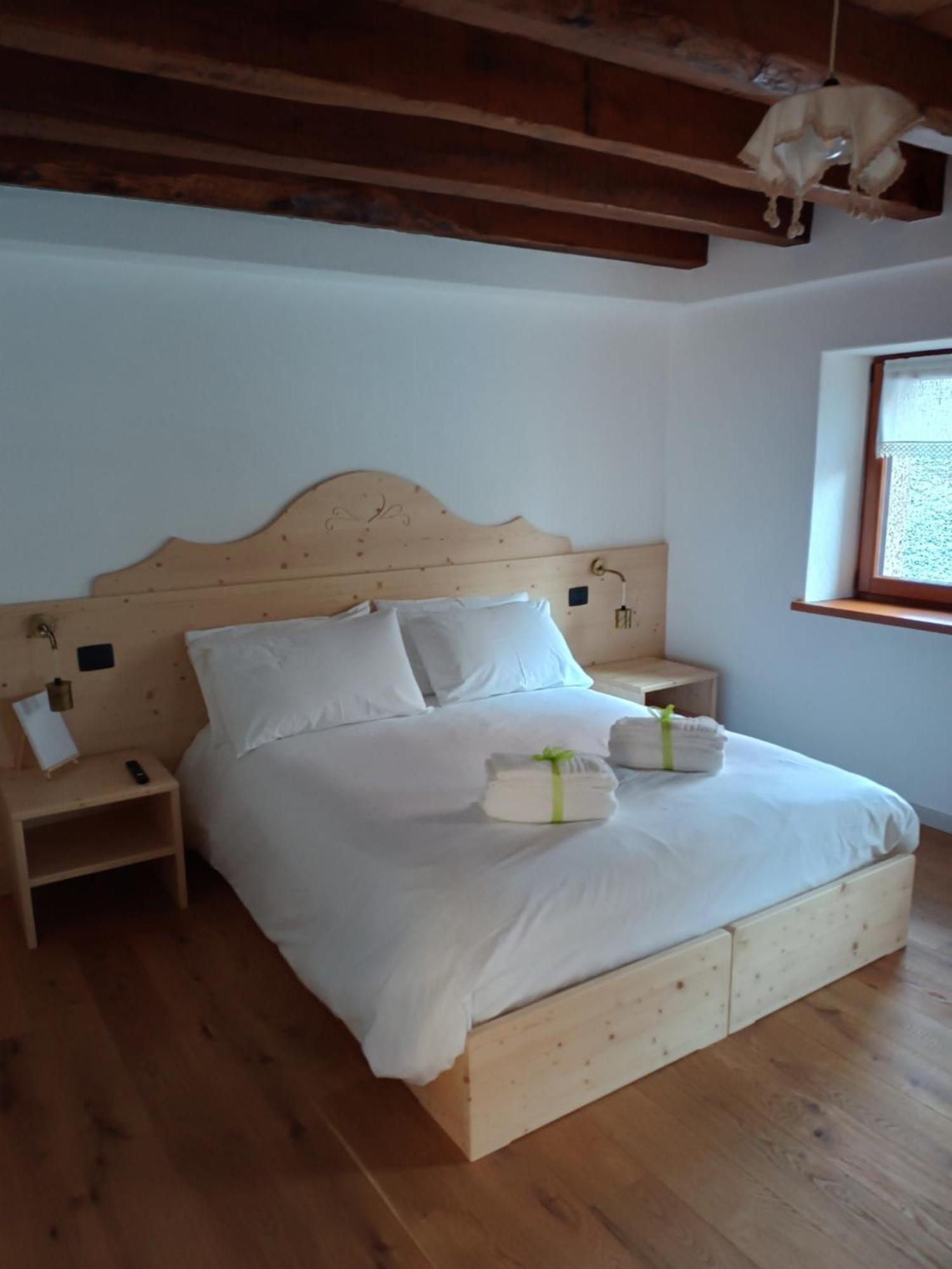 La Farie Bed & Breakfast Mediis Exterior photo